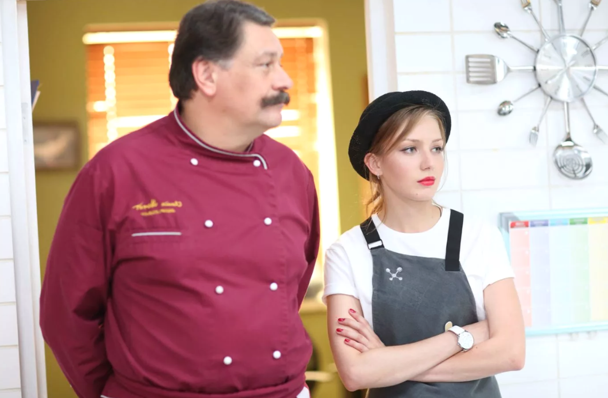 на фото Валерия Федорович и Дмитрий Назаров в сериале "Кухня"