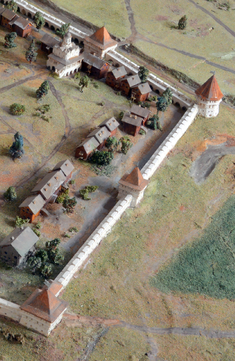 Южная стена монастыря. Макет-реконструкция В. И. Балдина. 1963 год. Находится в Сергиево-Посадском музее-заповеднике. 