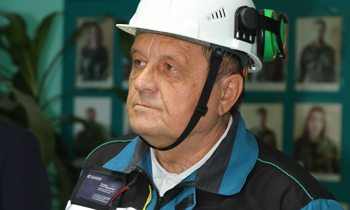 Судьбы нашего героя и предприятия «Тольяттикаучук» тесно переплелись более чем 
на сорок лет / Фото Гузели Яхиной и из архивов А.М. Насырова