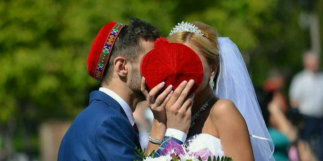 Подруга вышла замуж за таджика, который делал ей в квартире ремонт, но не не выдержала такого отношения к себе