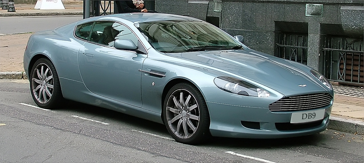 Купе Aston Martin DB9