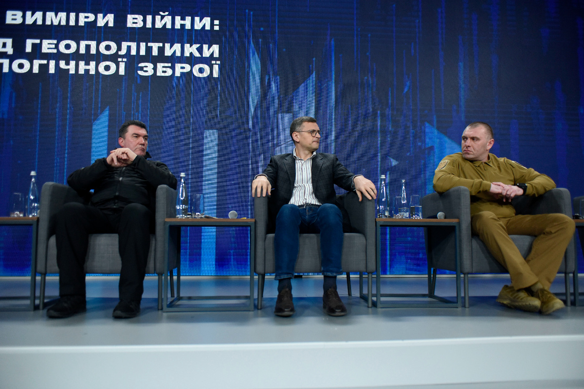 Посмотрите на эти лица - сразу видно, что они потомки тех, кто выкопал Чёрное море. Фото: Kaniuka Ruslan/Keystone Press Agency