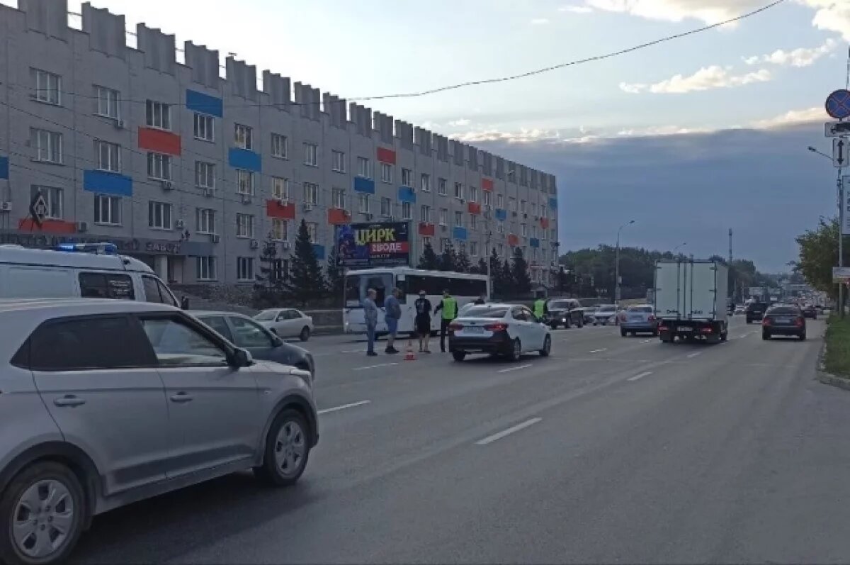    В Новосибирске водитель насмерть сбил женщину на Большевистской и сбежал