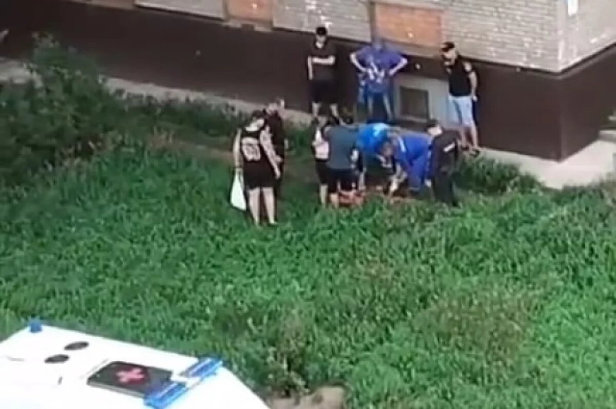    Полуторагодовалый ребёнок погиб при падении из окна 8 этажа в Братске