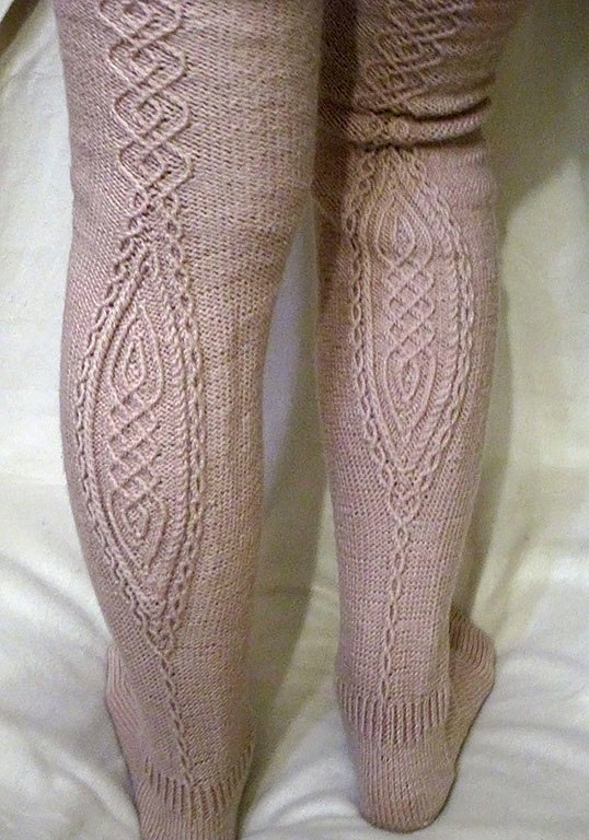 Эьи гольфы я вообще не знала, как красиво снять. Намучалась я с ними.