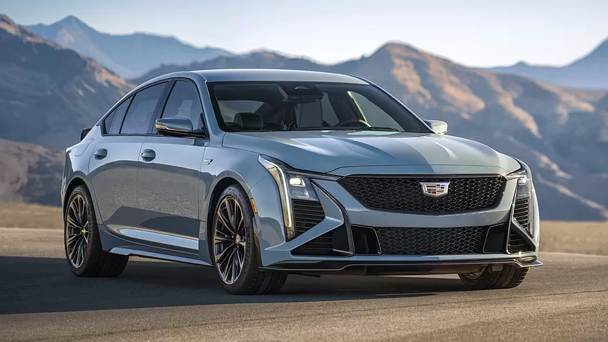 На фото: актуальный седан Cadillac CT5-V Blackwing 