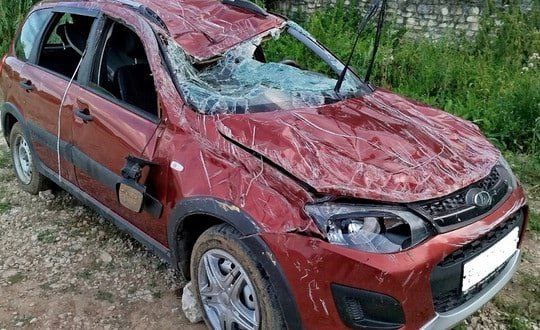  Мужчина утонул , автомобиль самопроизвольно скатился в реку Вятка рядом с селом Ишлык Советского района. Всё произошло 28 июля .