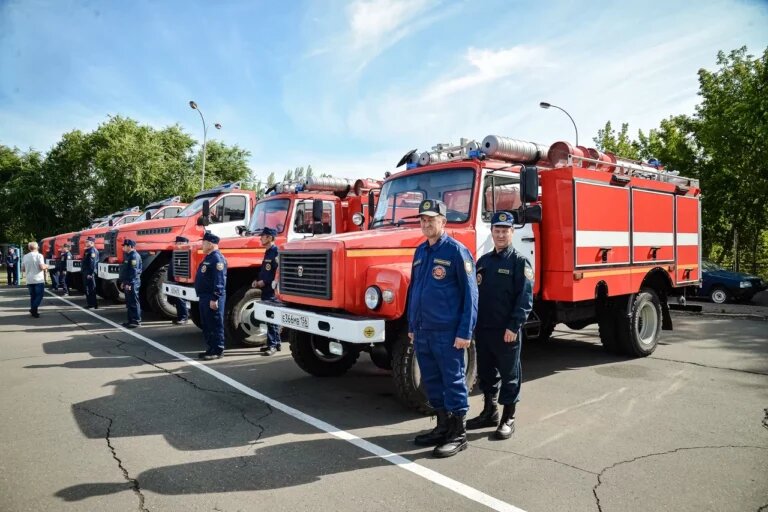    Оренбургским огнеборцам вручили новенькие пожарные машины Белов Михаил Александрович
