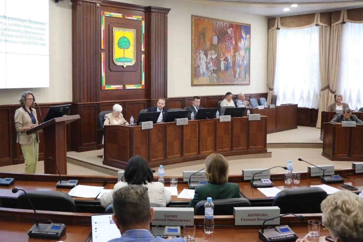    В Липецке депутаты против строительства высотки на месте гостиницы «Турист»