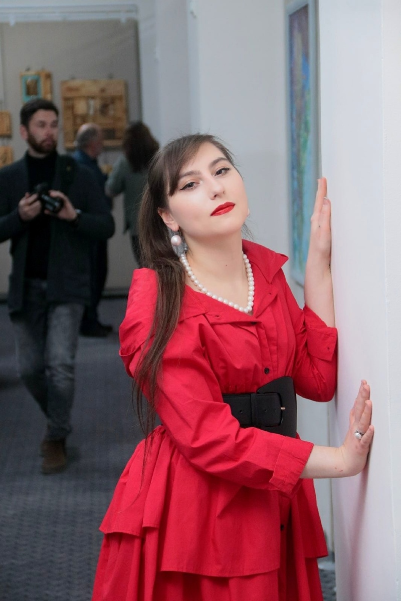Диана Самойлова на ежегодной выставке «Картина года-2021» в Омском Доме художника