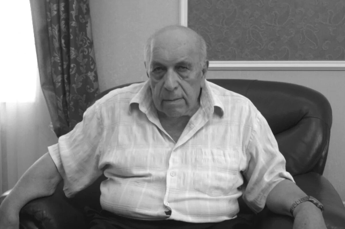    Колол убийц как дважды два.