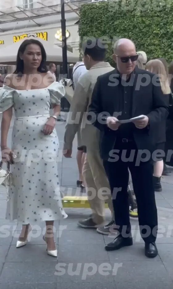 Сергей Бурунов с девушкой