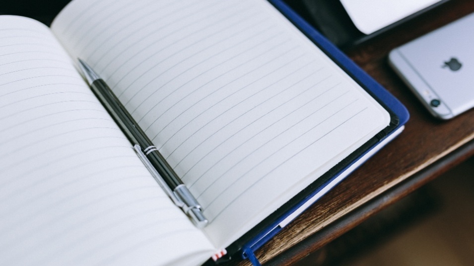 Первое, что покупает опытный ремонтник – это ручку и блокнот...