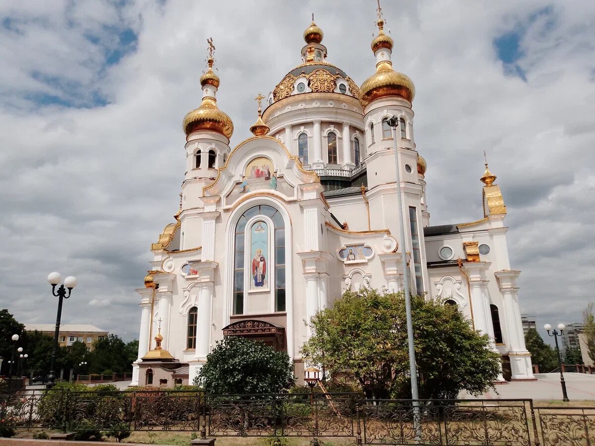 Храм вход.Храм святых Петра и Февронии.Фото автора.