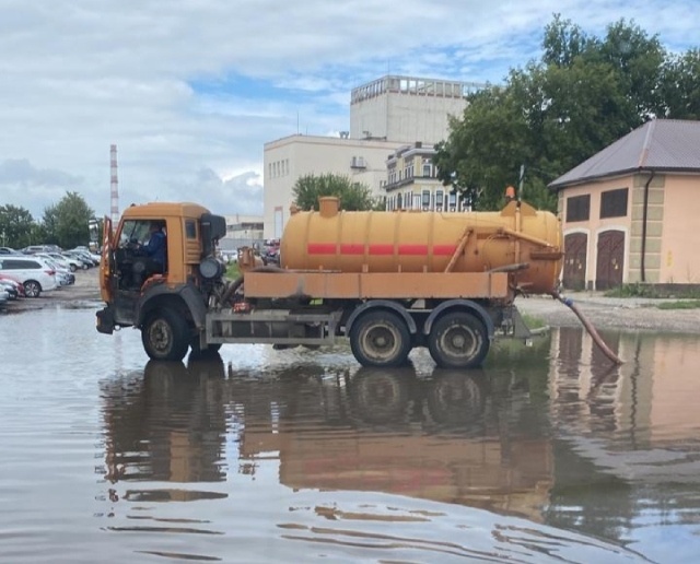    В Иванове устраняют последствия подтоплений