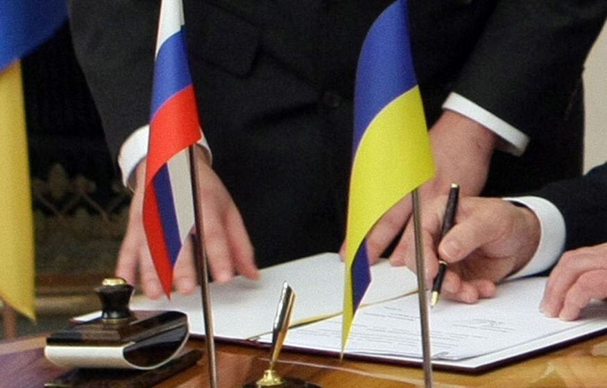    Арестович*: «Ради чего идти на жертвы, если все равно придется договариваться с Россией»