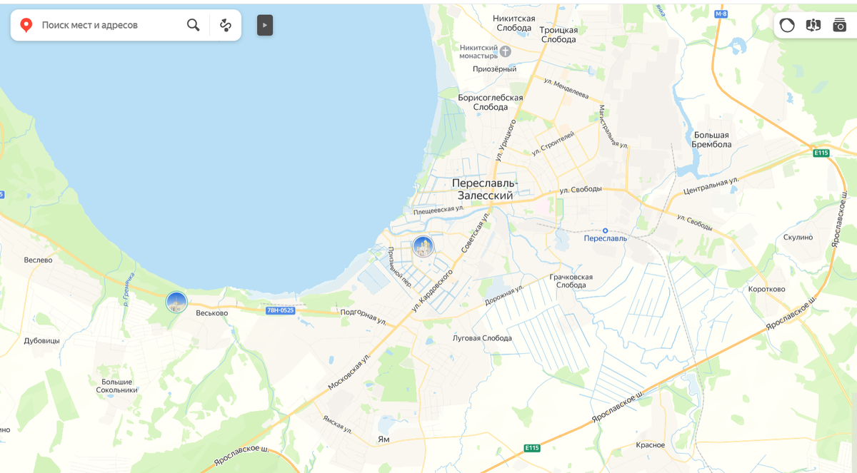Дорога вдоль озера - это и есть улица Московская. А вправо петлей пошло Ярославское шоссе