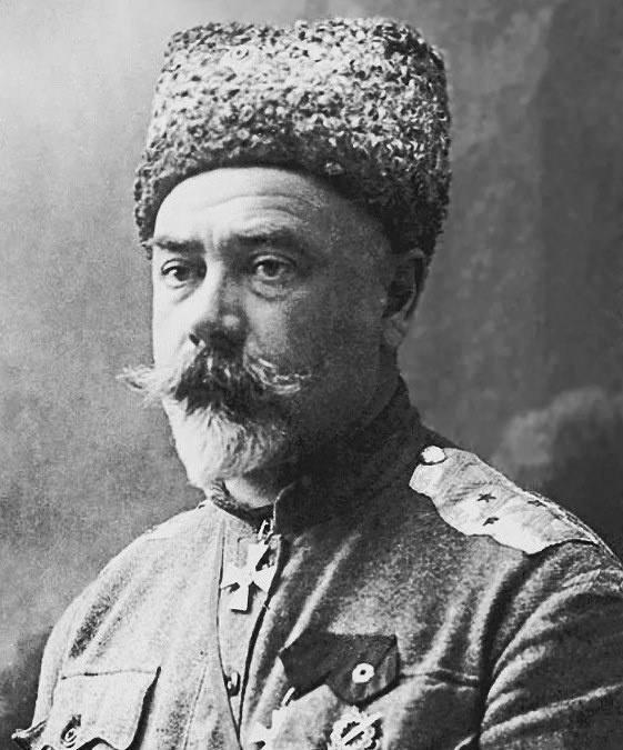 Главнокомандующий Добровольческой армией генерал А.И.Деникин со Знаком отличия Первого
Кубанского похода. 1918 г.