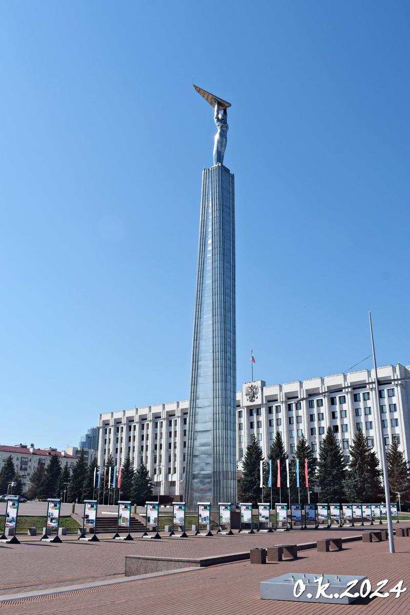 Монумент Славы на одноименной площади