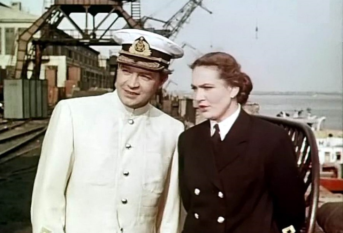    Речной порт стал основным местом действия картины