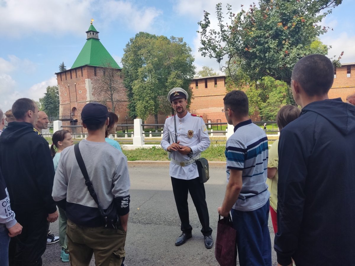    Для одних проживающих эта экскурсия стала первым визитом в Нижний Новгород, а для других - долгожданной поездкой в родной город