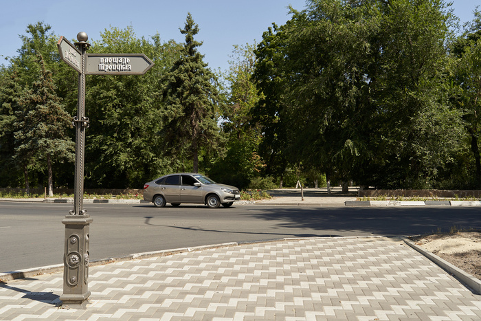 Указатель на Троицкую Площадь