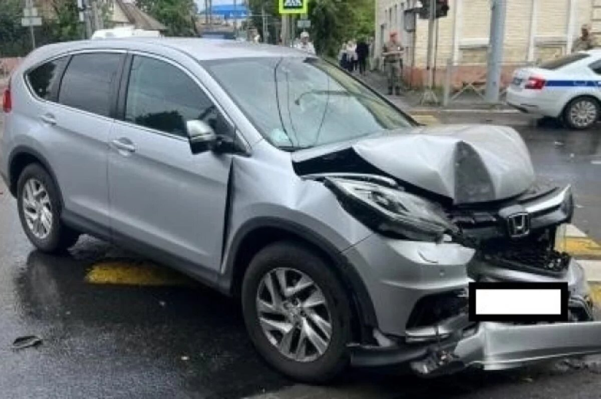    В Брянске ехавшая со спецсигналом машина ВАИ столкнулась с иномаркой