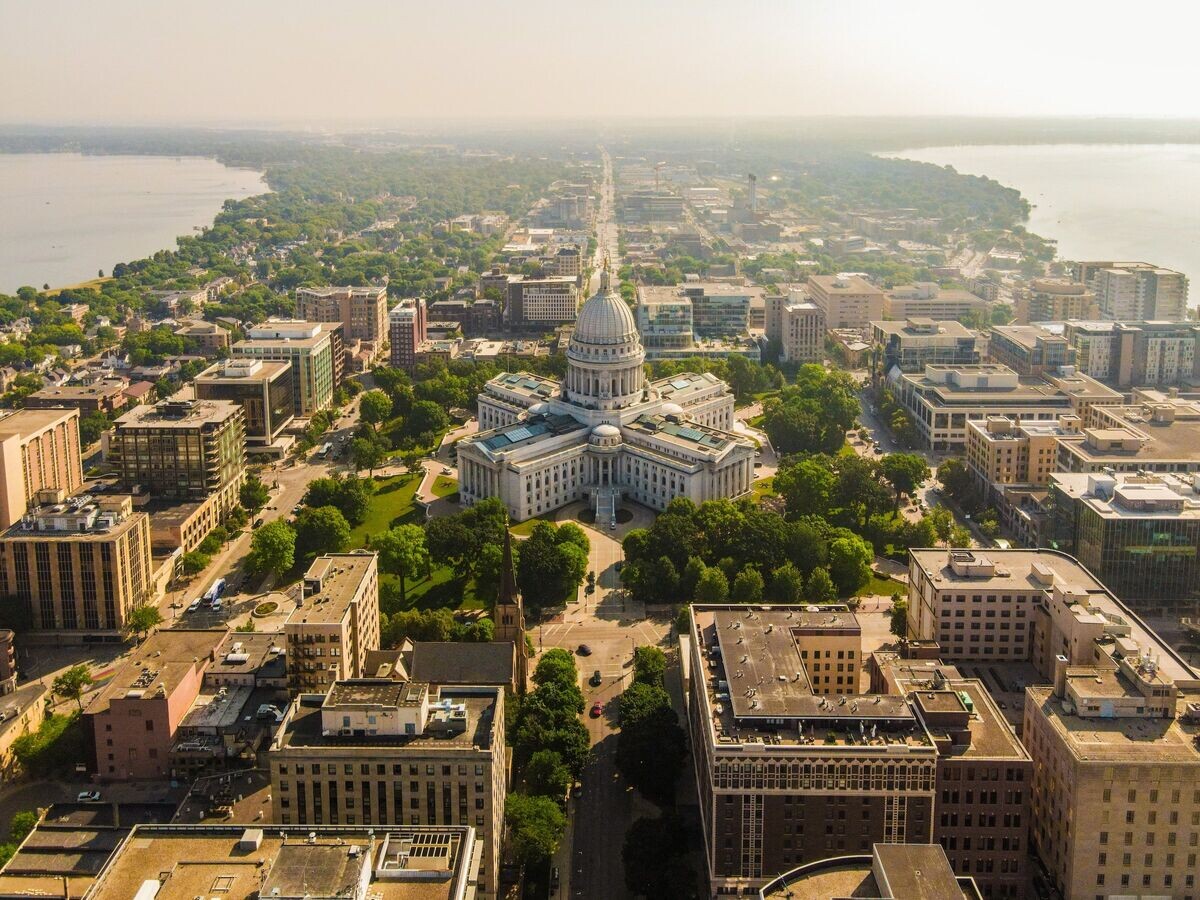    Вид на здание Капитолия, Вашингтон, США © Unsplash/Nils Huenerfuerst