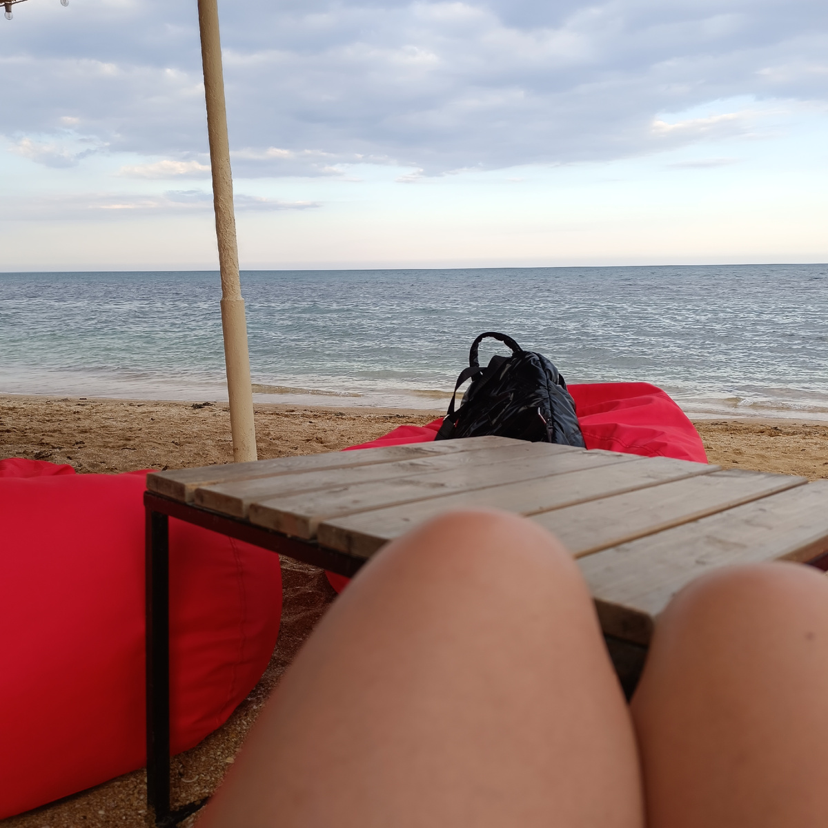 Погода пасмурная но на море в любое время хорошо