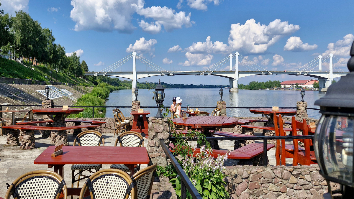 Кафе-ресторан Причал, вид на Савёловский мост