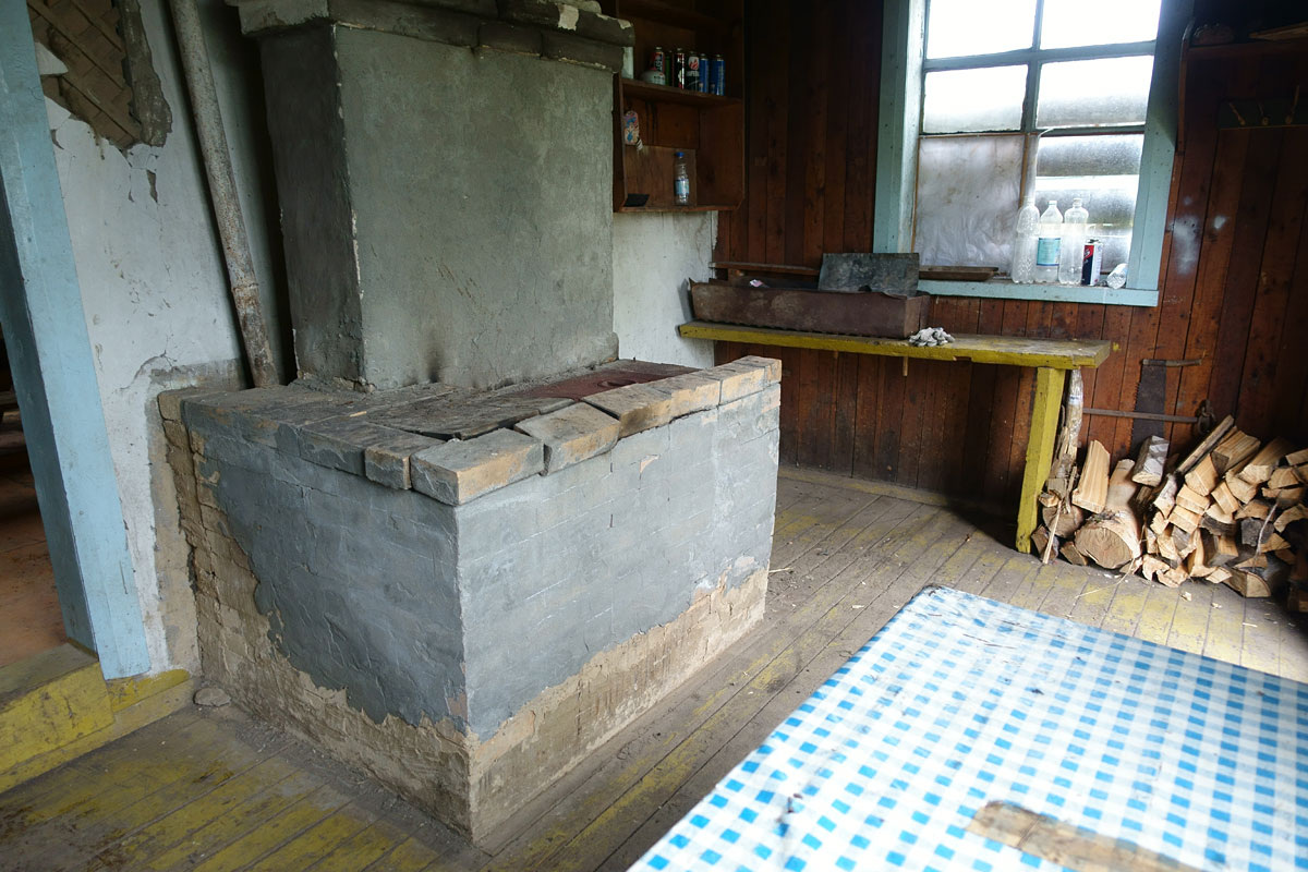 Скромное убранство станции Апахончич