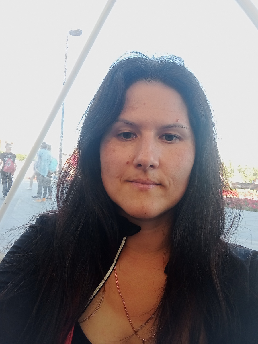 Это мы ходили на День семьи в нашем городе, бесплатно попрыгали на батутах и поиграли в компьютерные игры.