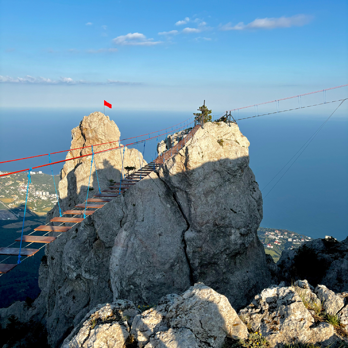 Зубы Ай-Петри и подвесные мосты
