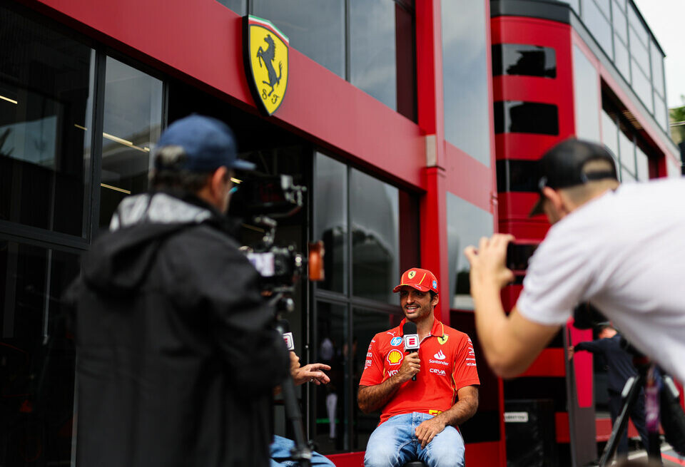    Карлос Сайнс может перейти в Mercedes в конце 2025 годаFerrari