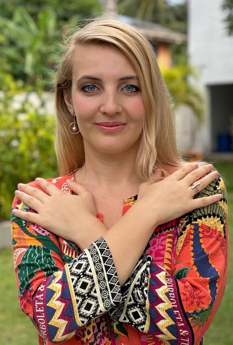 Арина Устимова астролог с 2006 года