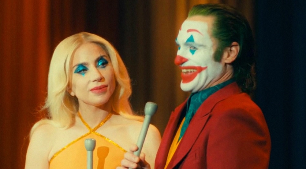     Леди Гага и Хоакин Феникс в фильме «Джокер: Безумие на двоих» (2024)
