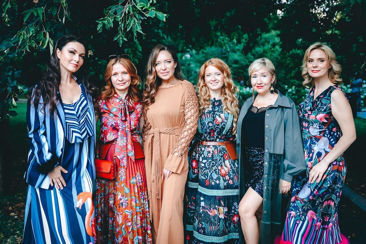    Юлия Такшина, Наталья Душегрея, Серафима Низовская, Екатерина Копанова, Ирина Боровлева, Алла Юганова Юлия Ханина