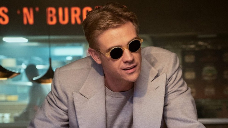    Кадр из сериала «Песочный человек»