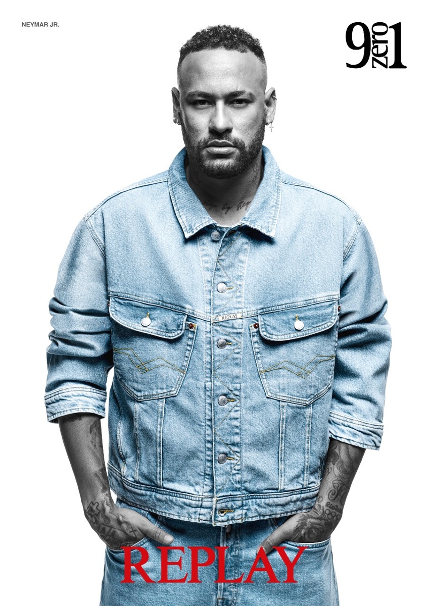    Бренд Replay открыл флагманский поп-ап в универмаге «Цветной» (фото 1)