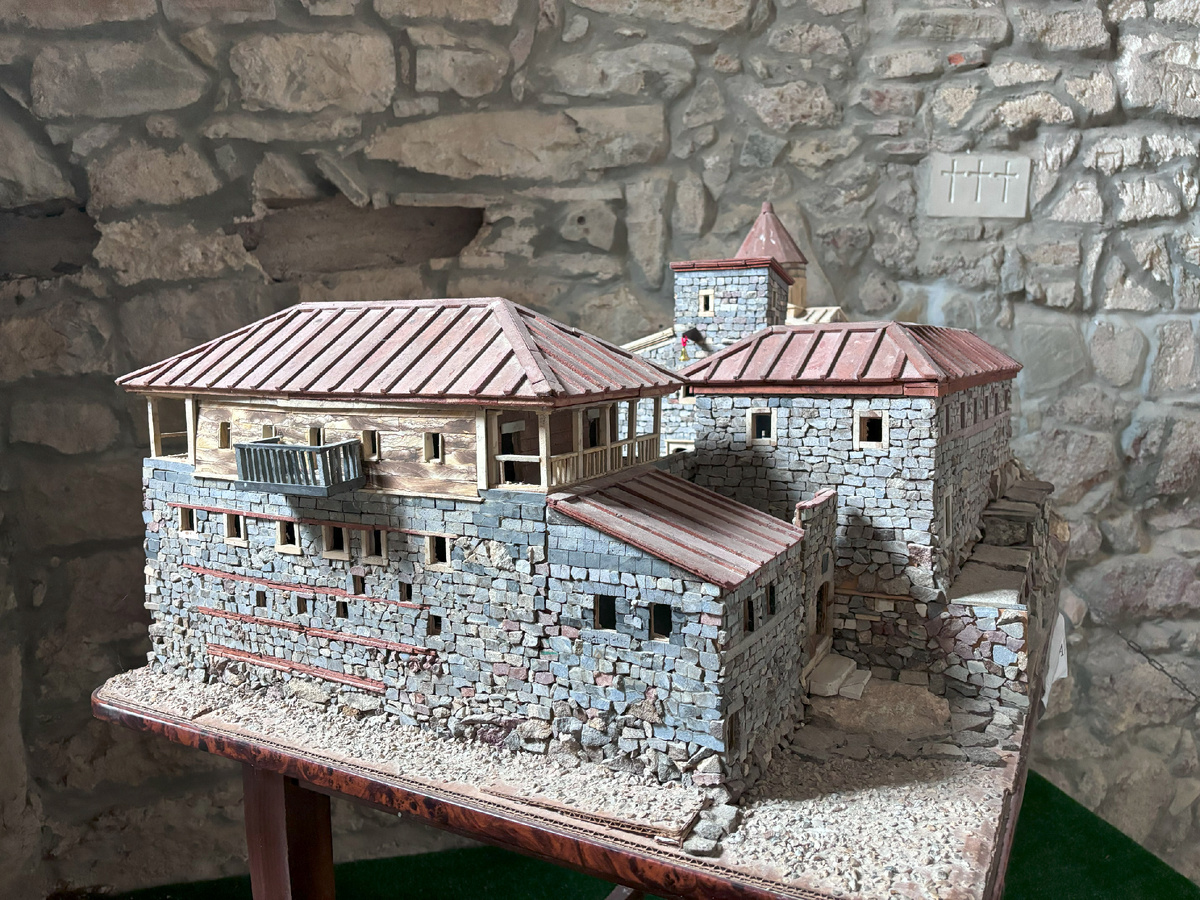 Макет монастыря Сурб-Хач