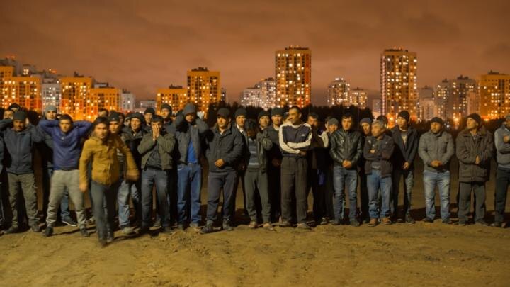 Иго вернулось: Мигранты захватили и обложили данью посёлок в Новой Москве. Жители просят о защите Бастрыкина