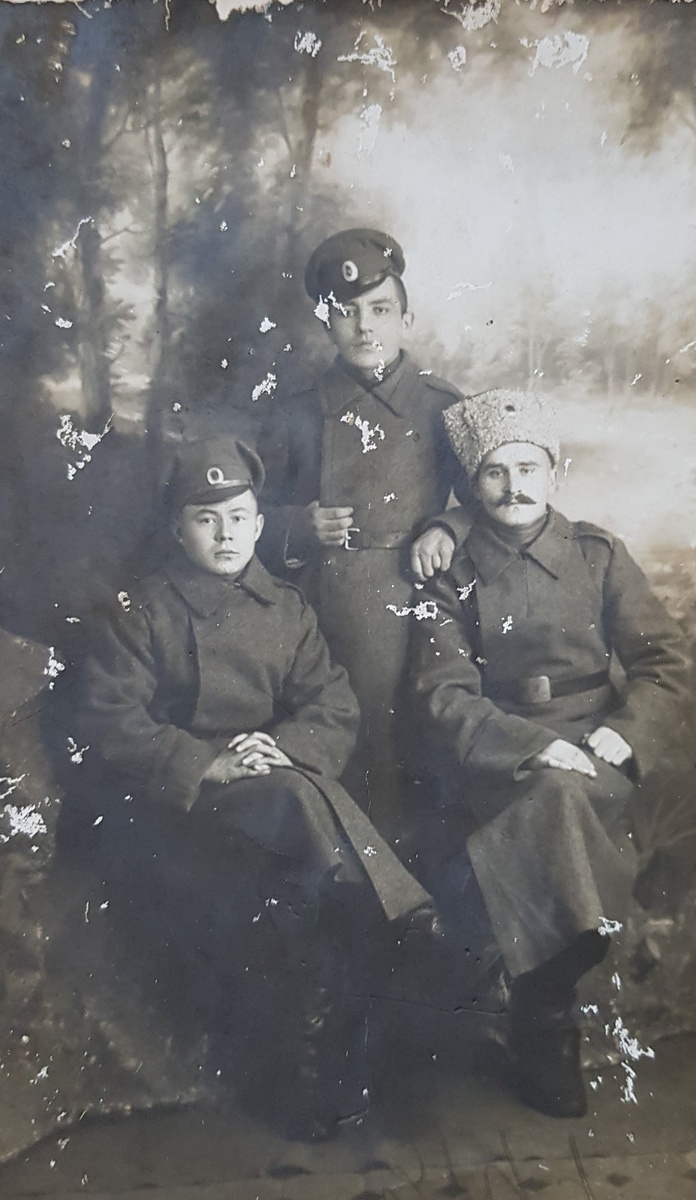 Мой прадед, Семен Казачок в центре. 1916 год. I Мировая война
