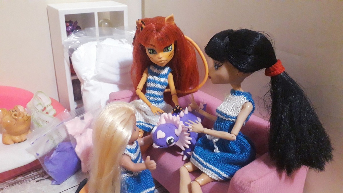 Нам понравилось лепить фигурку трицератопса из воздушного пластилина