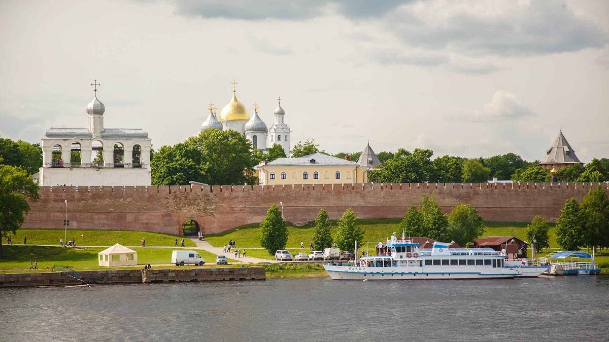 Новгородская крепость расположена на берегу реки Волхов в историческом центре города.
Фото: Александр ГЛУЗ