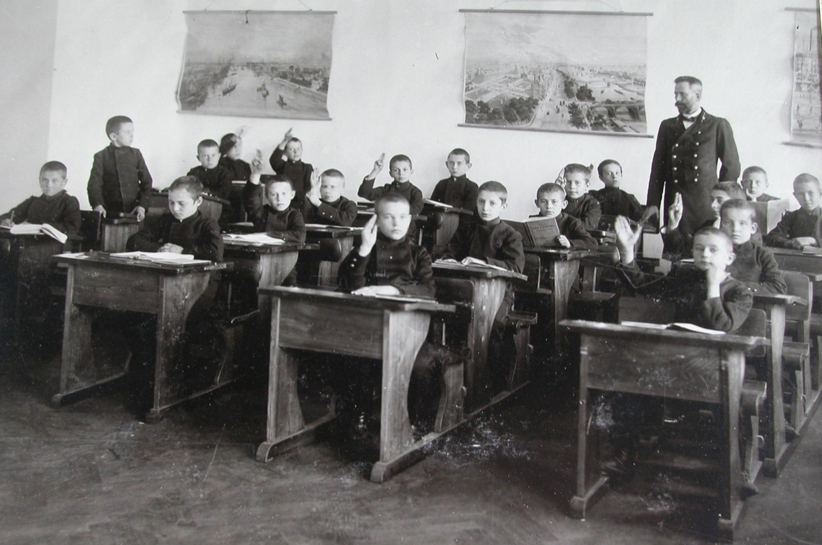 Парты Эрисмана в дореволюционной гимназии