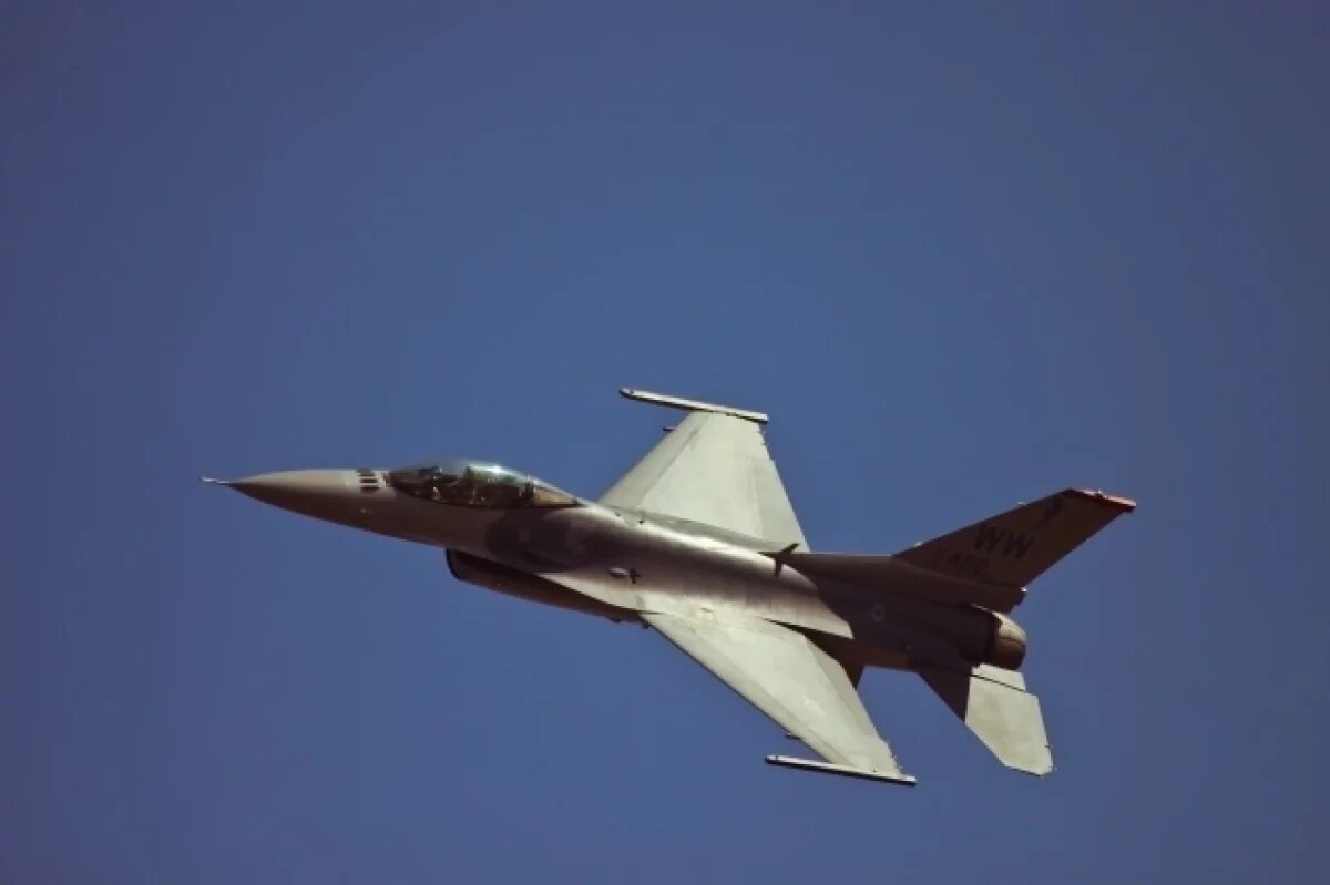    Подоляк: Киев не будет комментировать новости о поступлении F-16
