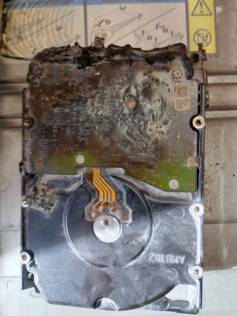 он же с другой стороны