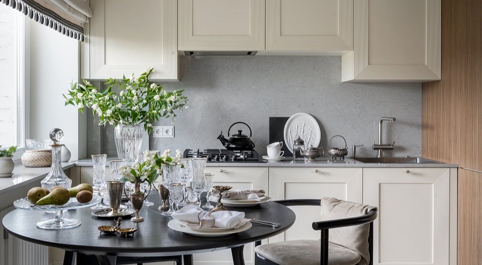 Элегантная трехкомнатная квартира 76 м² в сталинке