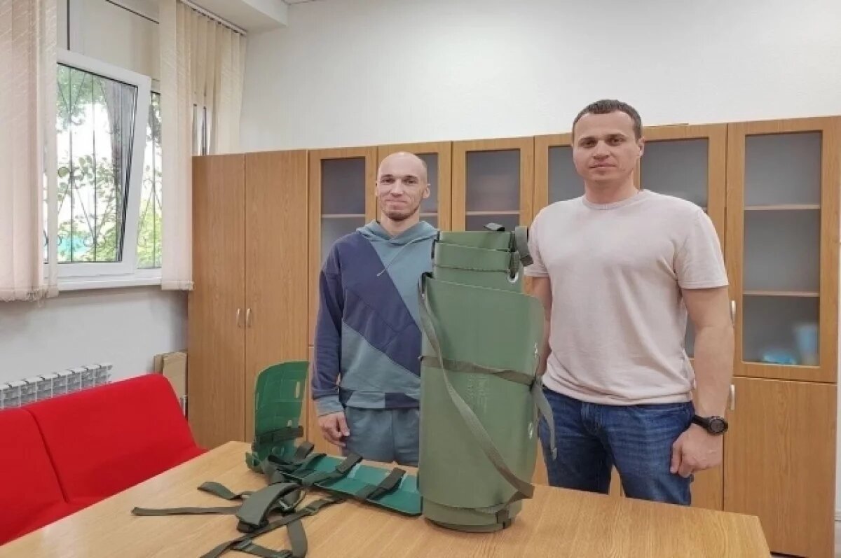    Тюменцы изготавливают для раненых на СВО бойцов гибкие волокуши и шины