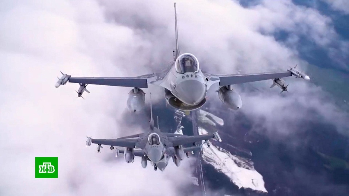    СМИ: Украина использовала первые    F-16    в качестве ПВО